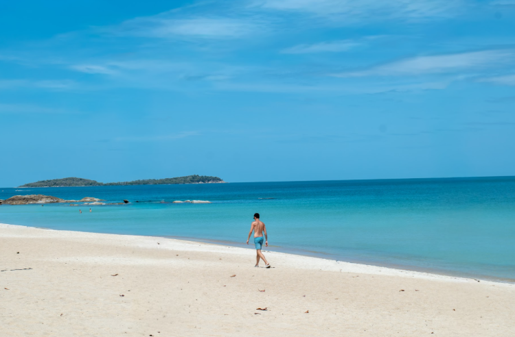 The Water Dragon Feng Shui: Harnessing Prosperity & Ocean Energy at Chaweng Noi Coast